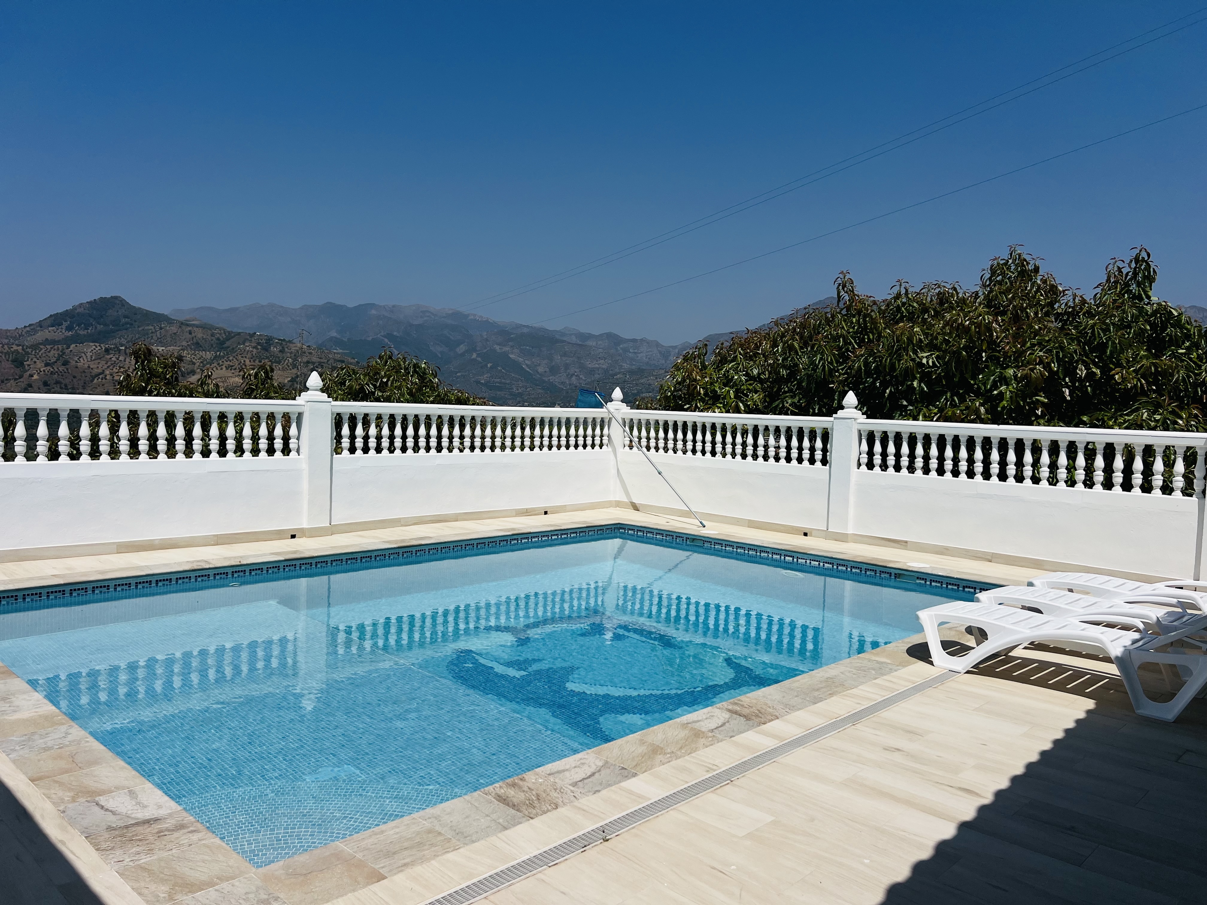 CASA DE CAMPO CON PISCINA